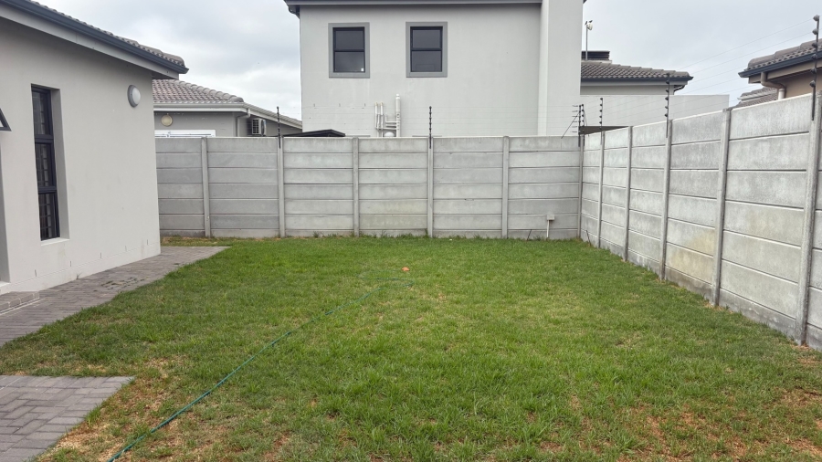 To Let 3 Bedroom Property for Rent in Parklands North Western Cape